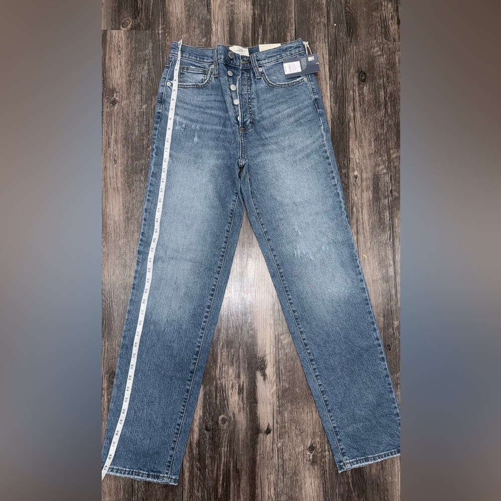 Universal Thread Women's Straight Leg Jeans in Blue - Picture 2 of 10